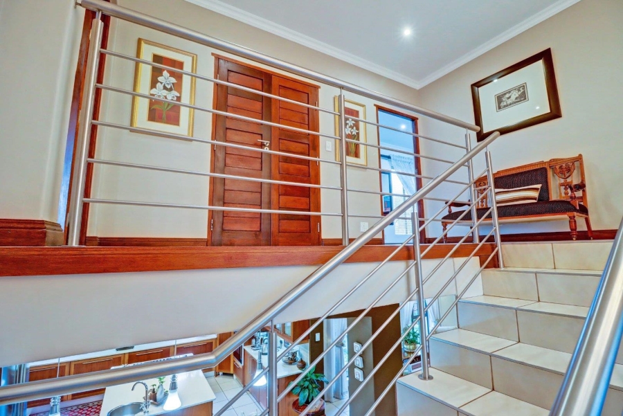 5 Bedroom Property for Sale in Garsfontein Gauteng