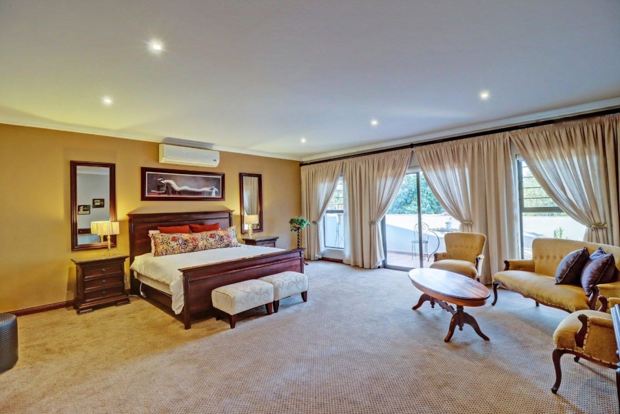 5 Bedroom Property for Sale in Garsfontein Gauteng