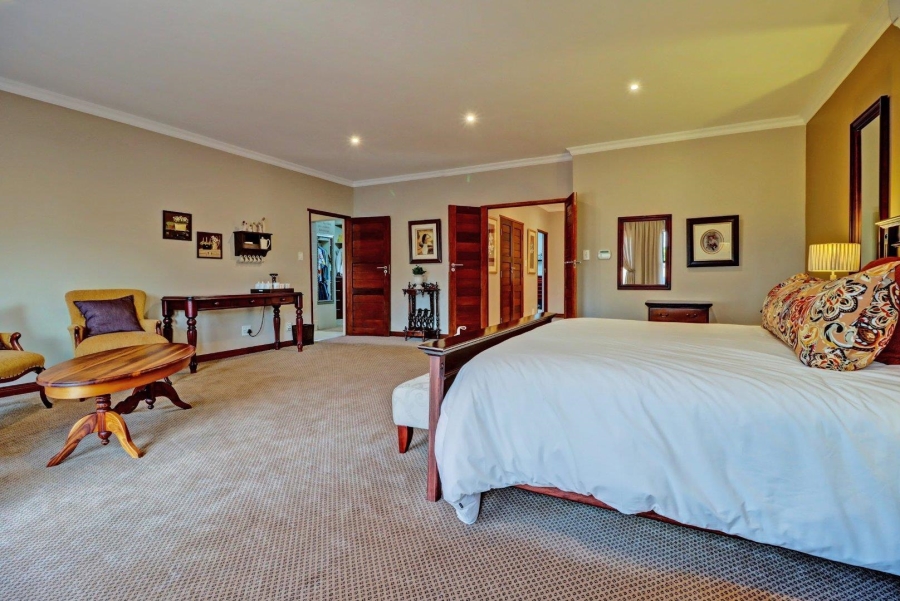 5 Bedroom Property for Sale in Garsfontein Gauteng