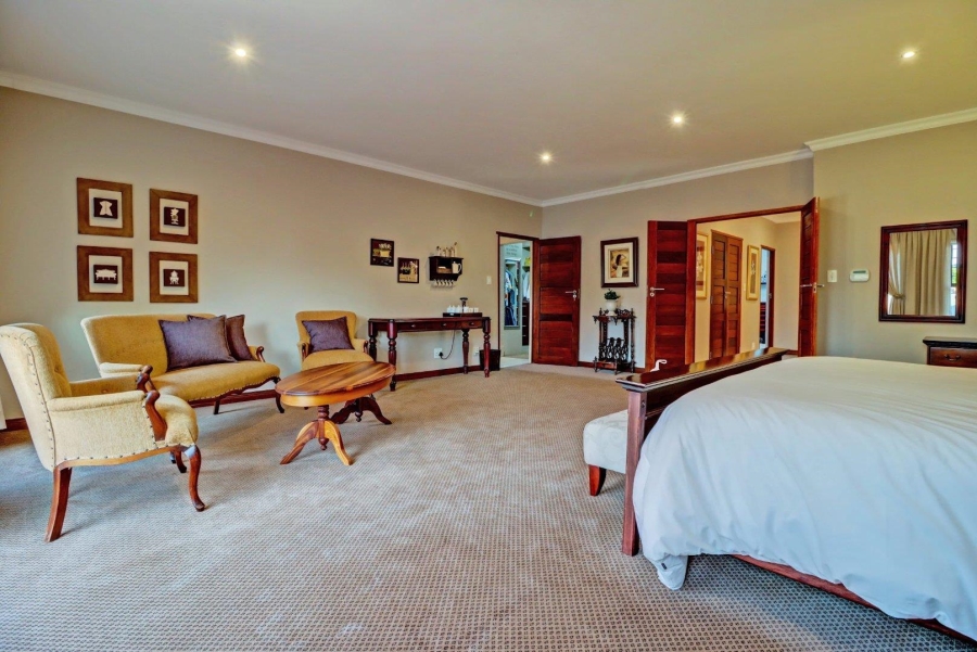 5 Bedroom Property for Sale in Garsfontein Gauteng