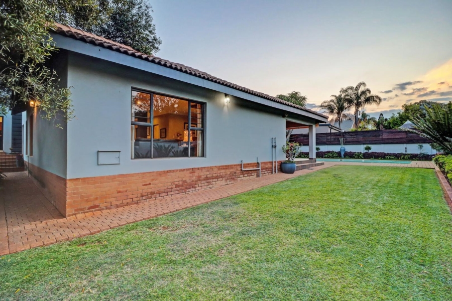 5 Bedroom Property for Sale in Garsfontein Gauteng