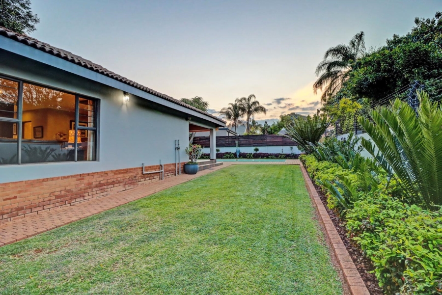 5 Bedroom Property for Sale in Garsfontein Gauteng