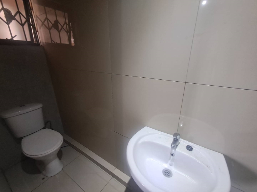 To Let 5 Bedroom Property for Rent in Kaalfontein Gauteng