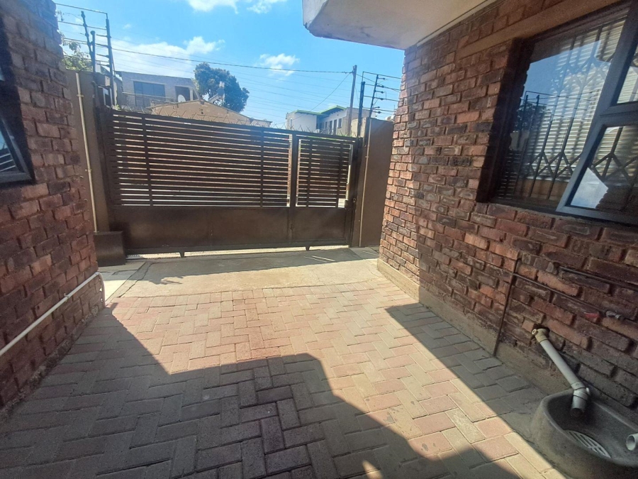To Let 5 Bedroom Property for Rent in Kaalfontein Gauteng