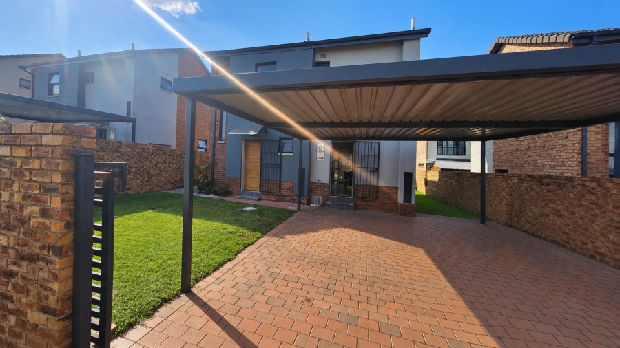 3 Bedroom Property for Sale in Lion Pride Gauteng