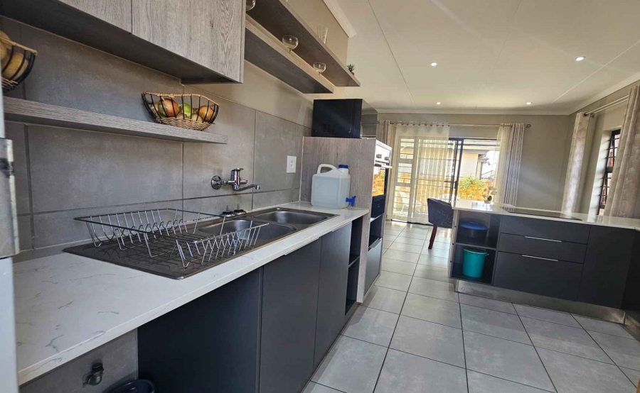 3 Bedroom Property for Sale in Lion Pride Gauteng