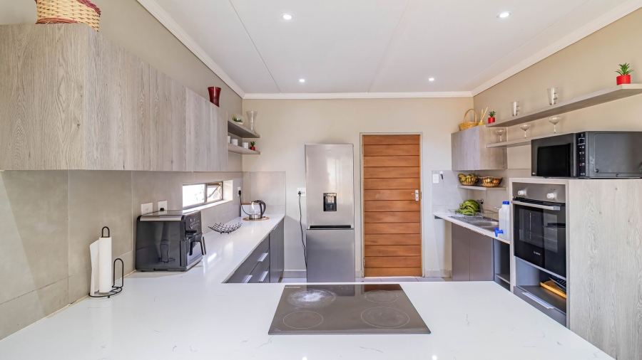 3 Bedroom Property for Sale in Lion Pride Gauteng