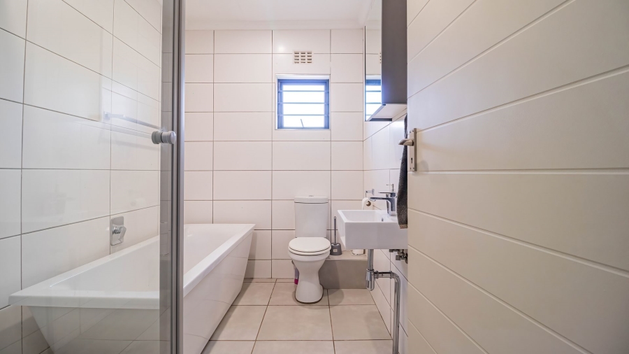 3 Bedroom Property for Sale in Lion Pride Gauteng