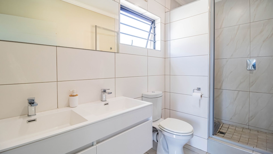 3 Bedroom Property for Sale in Lion Pride Gauteng