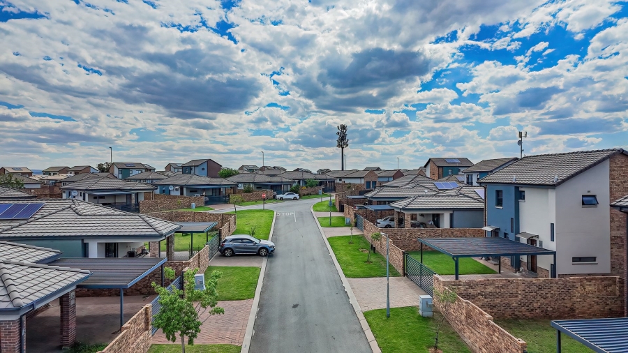 3 Bedroom Property for Sale in Lion Pride Gauteng