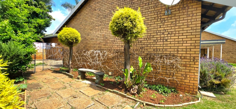 3 Bedroom Property for Sale in Equestria Gauteng