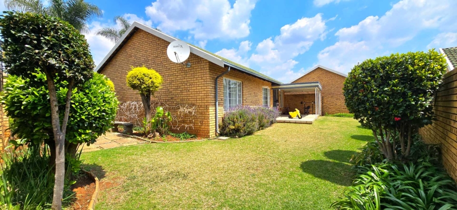3 Bedroom Property for Sale in Equestria Gauteng