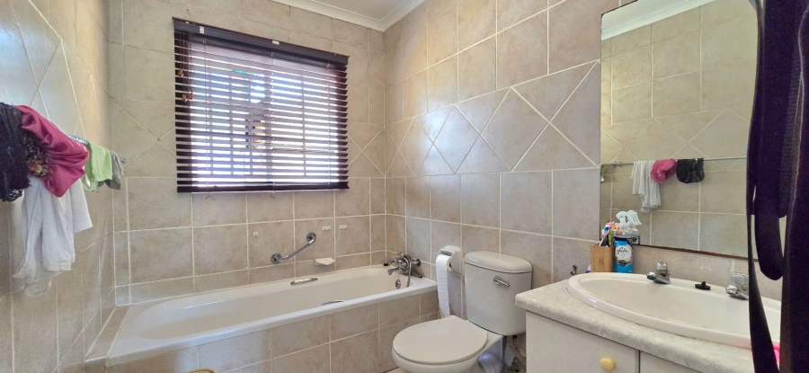 3 Bedroom Property for Sale in Equestria Gauteng