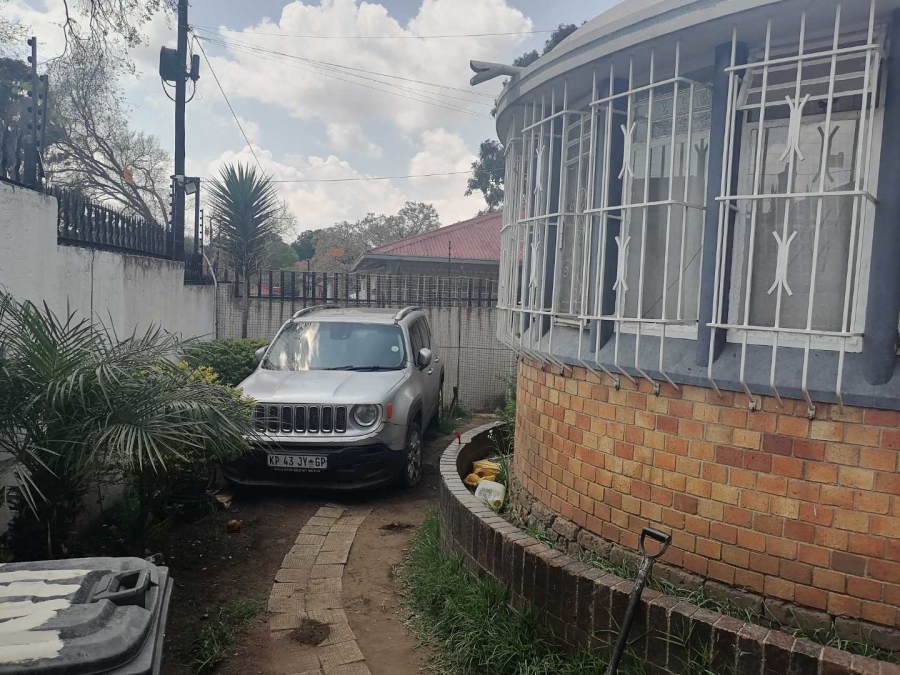 8 Bedroom Property for Sale in Rosettenville Gauteng