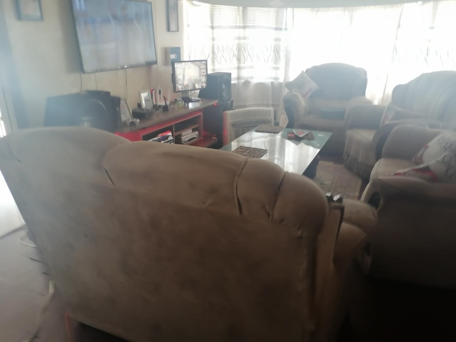 8 Bedroom Property for Sale in Rosettenville Gauteng
