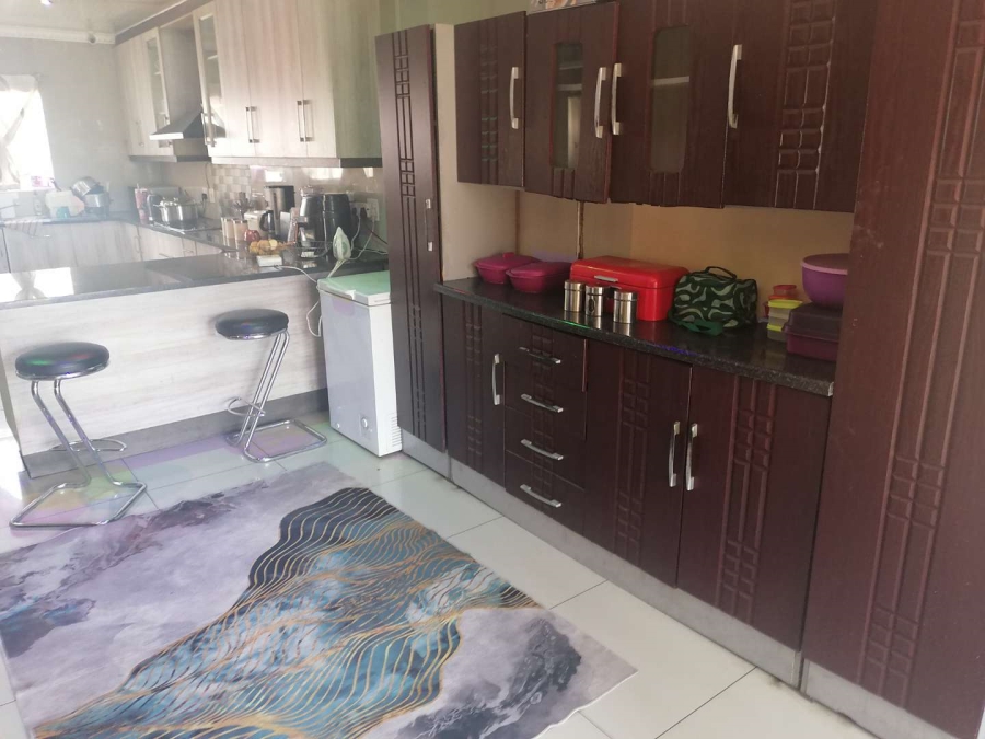 8 Bedroom Property for Sale in Rosettenville Gauteng