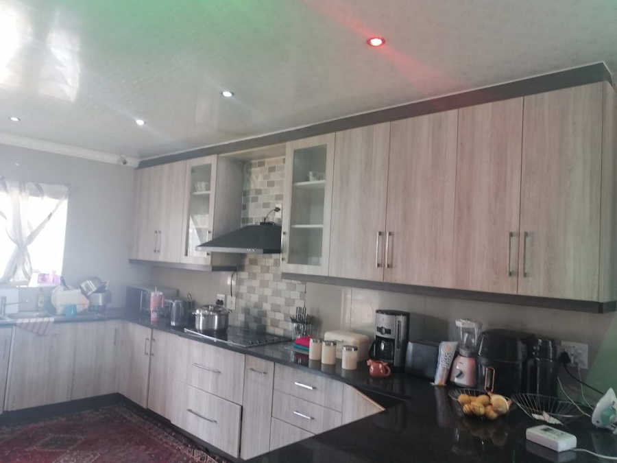 8 Bedroom Property for Sale in Rosettenville Gauteng