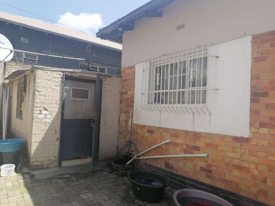 8 Bedroom Property for Sale in Rosettenville Gauteng