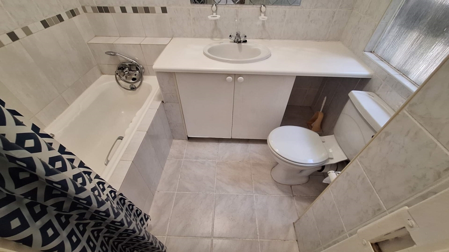 To Let 1 Bedroom Property for Rent in Northcliff Gauteng