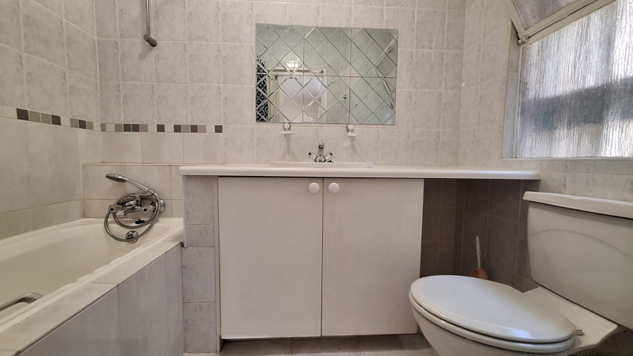 To Let 1 Bedroom Property for Rent in Northcliff Gauteng