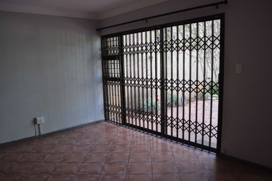 3 Bedroom Property for Sale in Garsfontein Gauteng