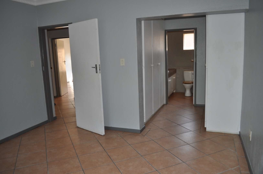 3 Bedroom Property for Sale in Garsfontein Gauteng