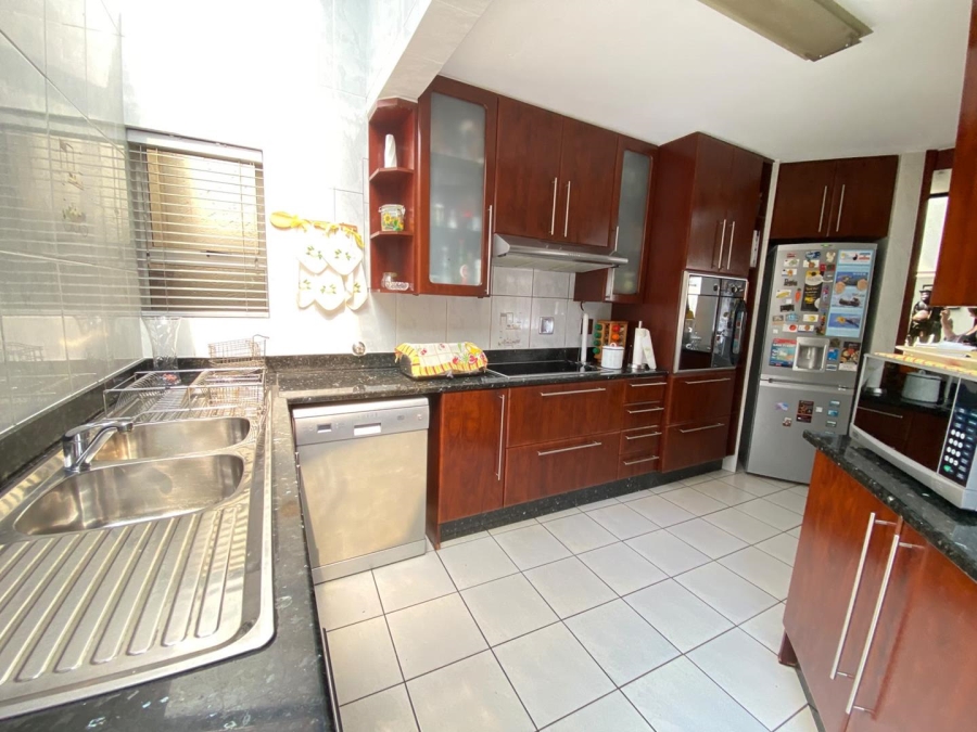 3 Bedroom Property for Sale in Bassonia Gauteng