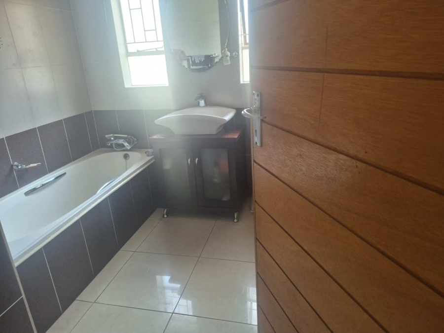 0 Bedroom Property for Sale in Glenanda Gauteng