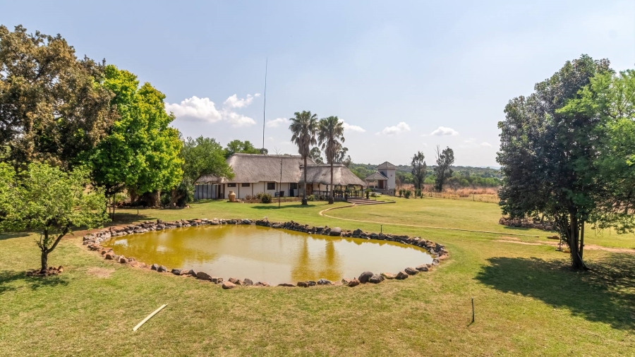 9 Bedroom Property for Sale in Hekpoort Gauteng