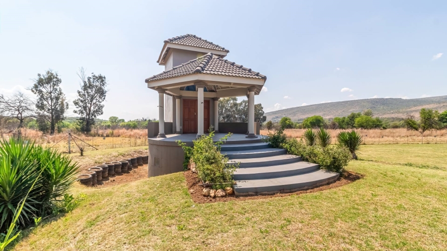 9 Bedroom Property for Sale in Hekpoort Gauteng
