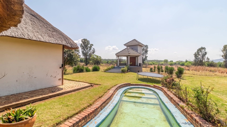 9 Bedroom Property for Sale in Hekpoort Gauteng