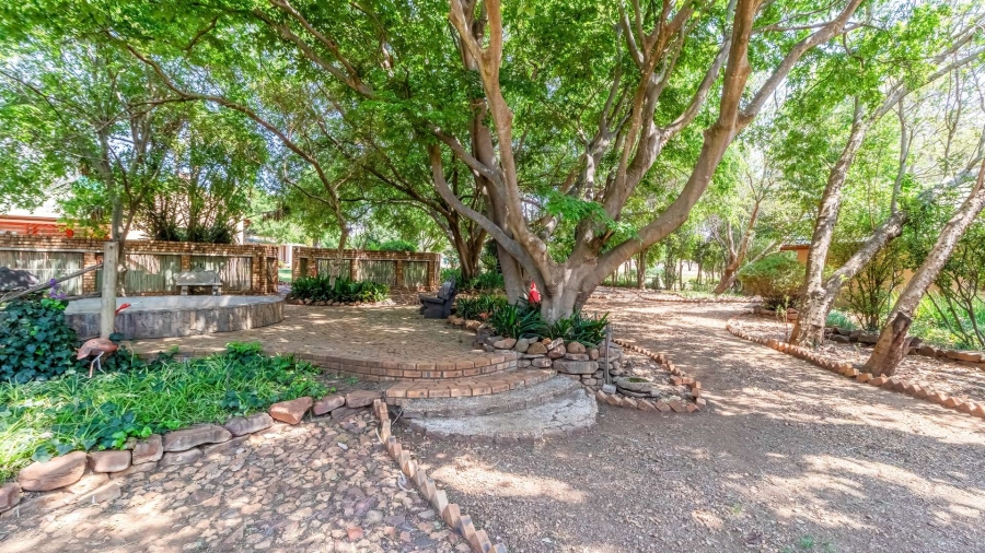 9 Bedroom Property for Sale in Hekpoort Gauteng