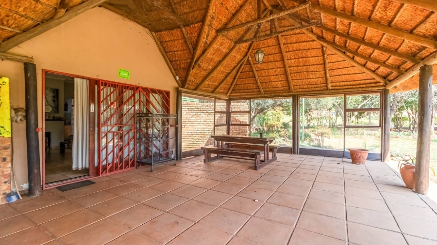 9 Bedroom Property for Sale in Hekpoort Gauteng