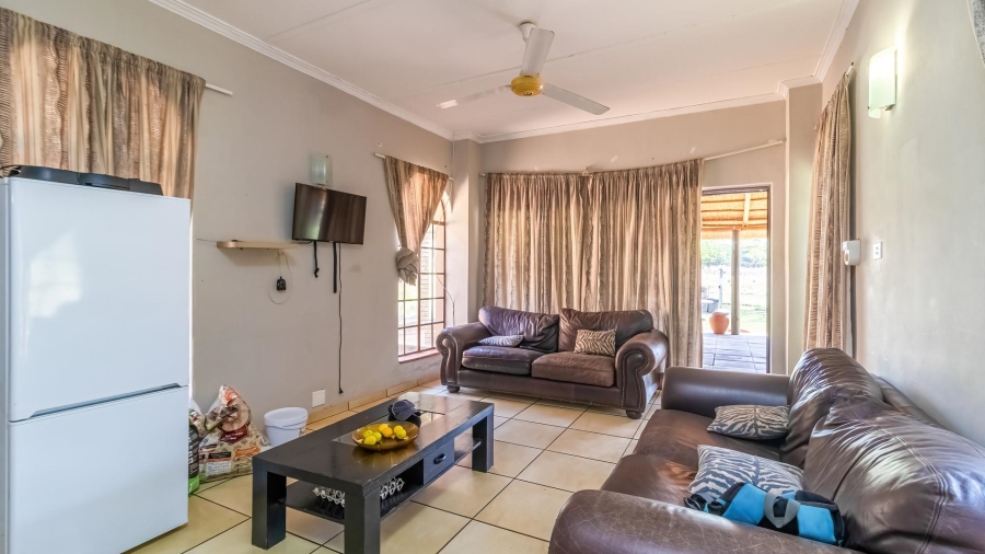 9 Bedroom Property for Sale in Hekpoort Gauteng