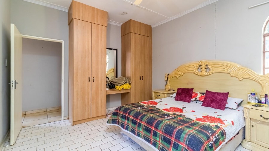 9 Bedroom Property for Sale in Hekpoort Gauteng