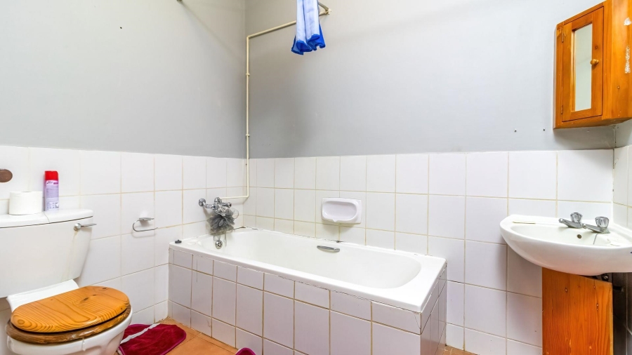 9 Bedroom Property for Sale in Hekpoort Gauteng