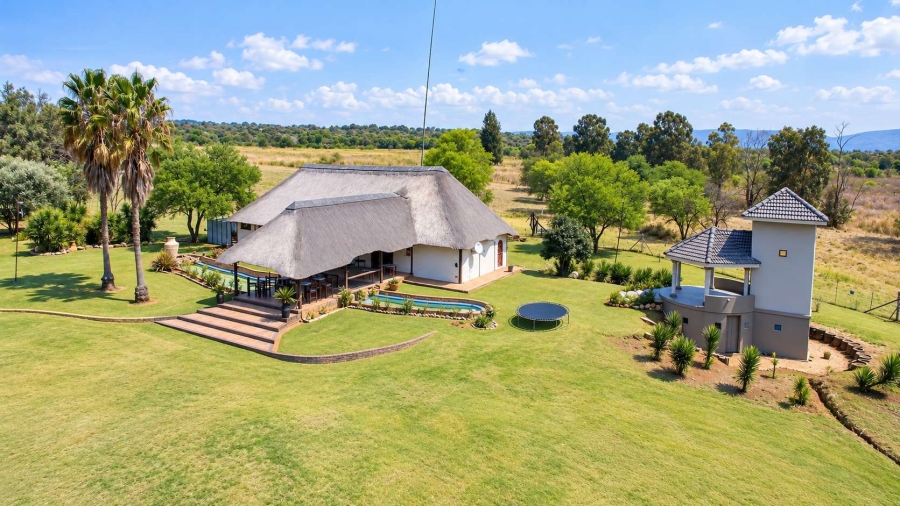 9 Bedroom Property for Sale in Hekpoort Gauteng