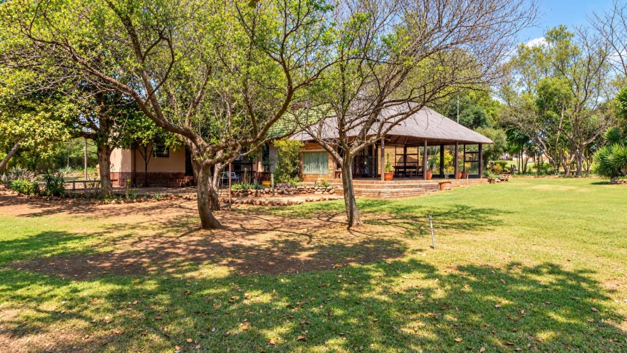 9 Bedroom Property for Sale in Hekpoort Gauteng