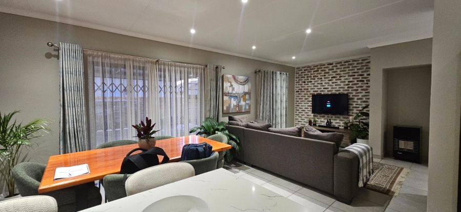 To Let 3 Bedroom Property for Rent in Lion Pride Gauteng