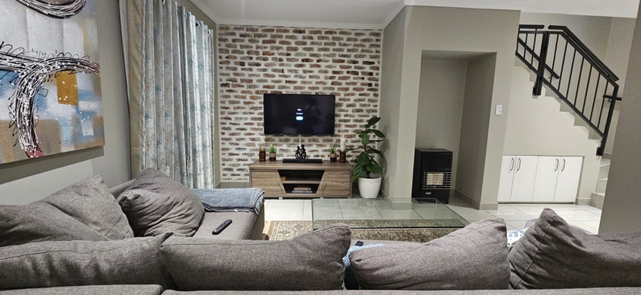 To Let 3 Bedroom Property for Rent in Lion Pride Gauteng