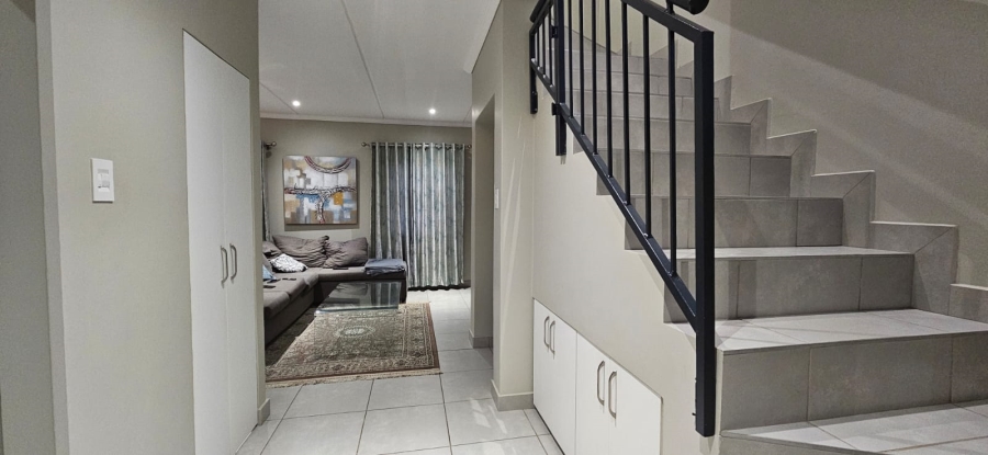 To Let 3 Bedroom Property for Rent in Lion Pride Gauteng