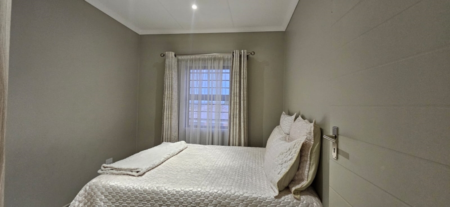 To Let 3 Bedroom Property for Rent in Lion Pride Gauteng