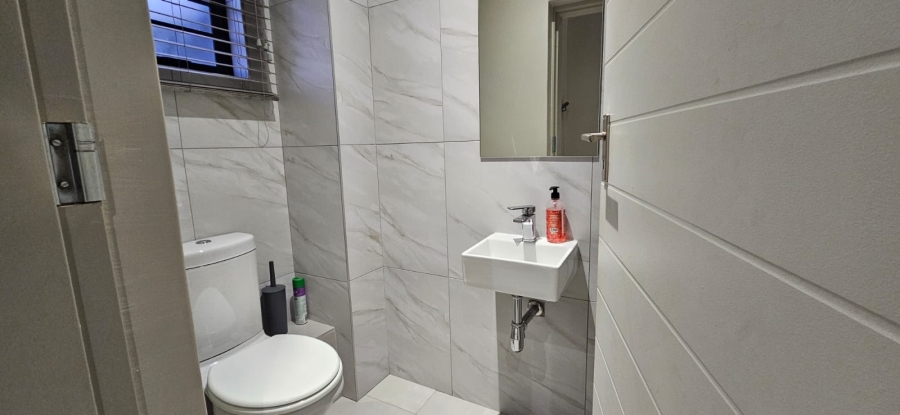 To Let 3 Bedroom Property for Rent in Lion Pride Gauteng