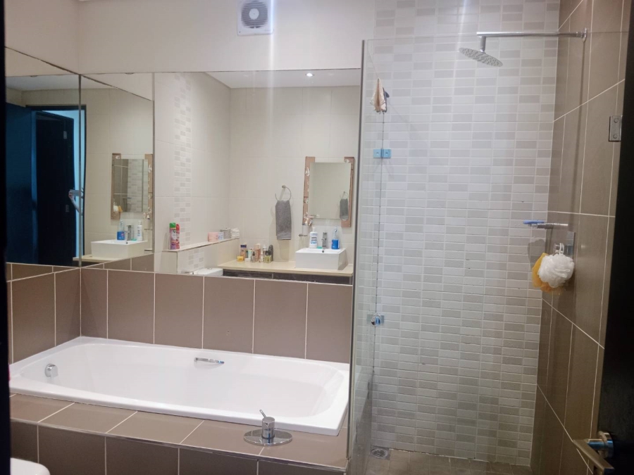 To Let 2 Bedroom Property for Rent in Bedford Gardens Gauteng
