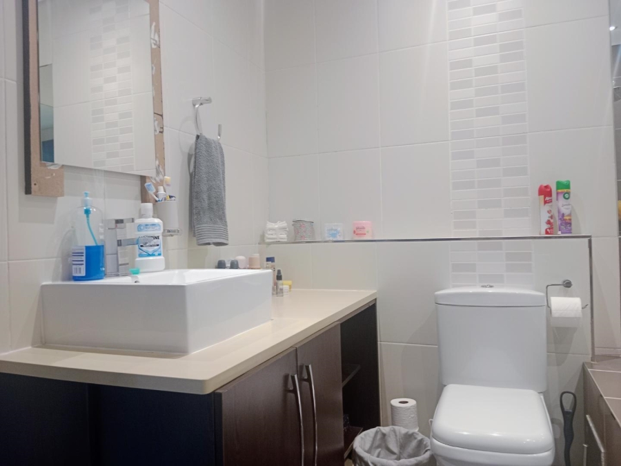 To Let 2 Bedroom Property for Rent in Bedford Gardens Gauteng