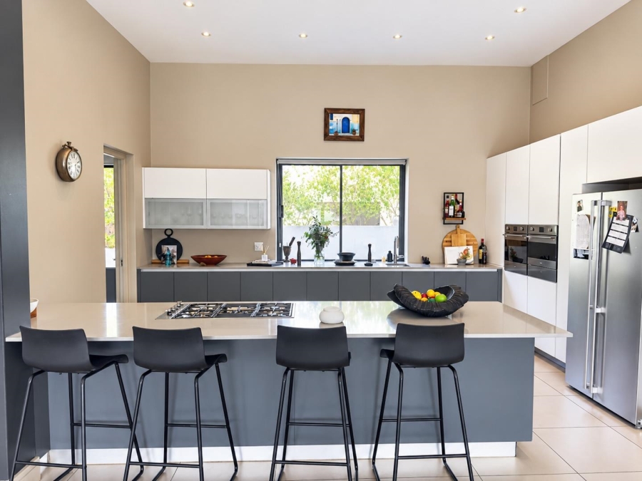 To Let 5 Bedroom Property for Rent in Helderfontein Estate Gauteng