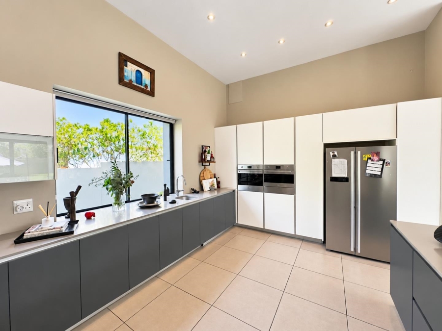To Let 5 Bedroom Property for Rent in Helderfontein Estate Gauteng