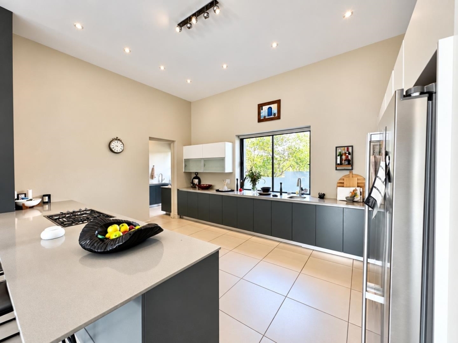 To Let 5 Bedroom Property for Rent in Helderfontein Estate Gauteng