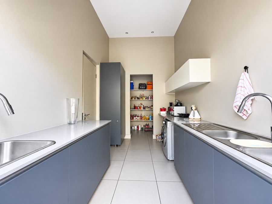 To Let 5 Bedroom Property for Rent in Helderfontein Estate Gauteng