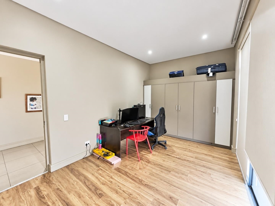 To Let 5 Bedroom Property for Rent in Helderfontein Estate Gauteng